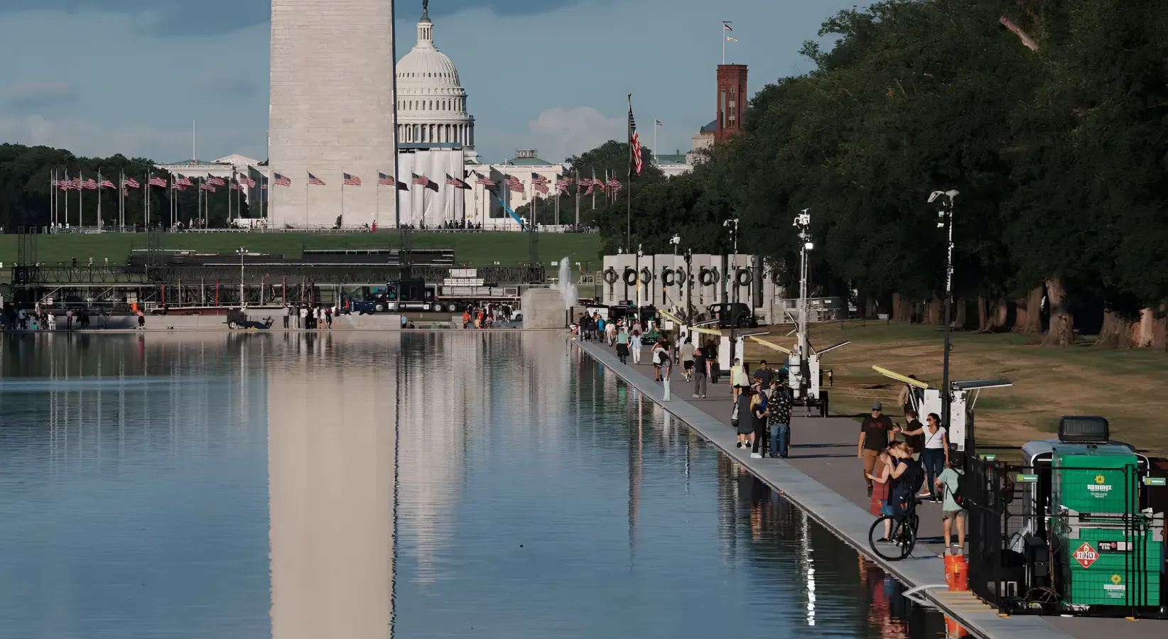 Trump informa detenciones de seis personas tras vandalismo en el Estanque Reflectante de Washington