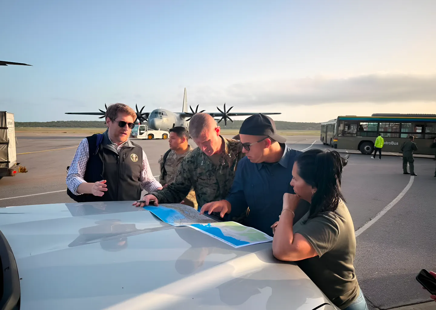 Comandos de EE. UU. y Argentina lideran la reapertura del aeropuerto de Maiquetía para acelerar la ayuda humanitaria