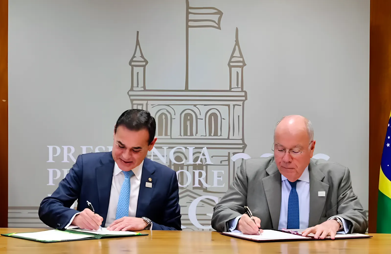 Paraguay y Brasil firman acuerdo para flexibilizar el transporte de cargas menores en la frontera