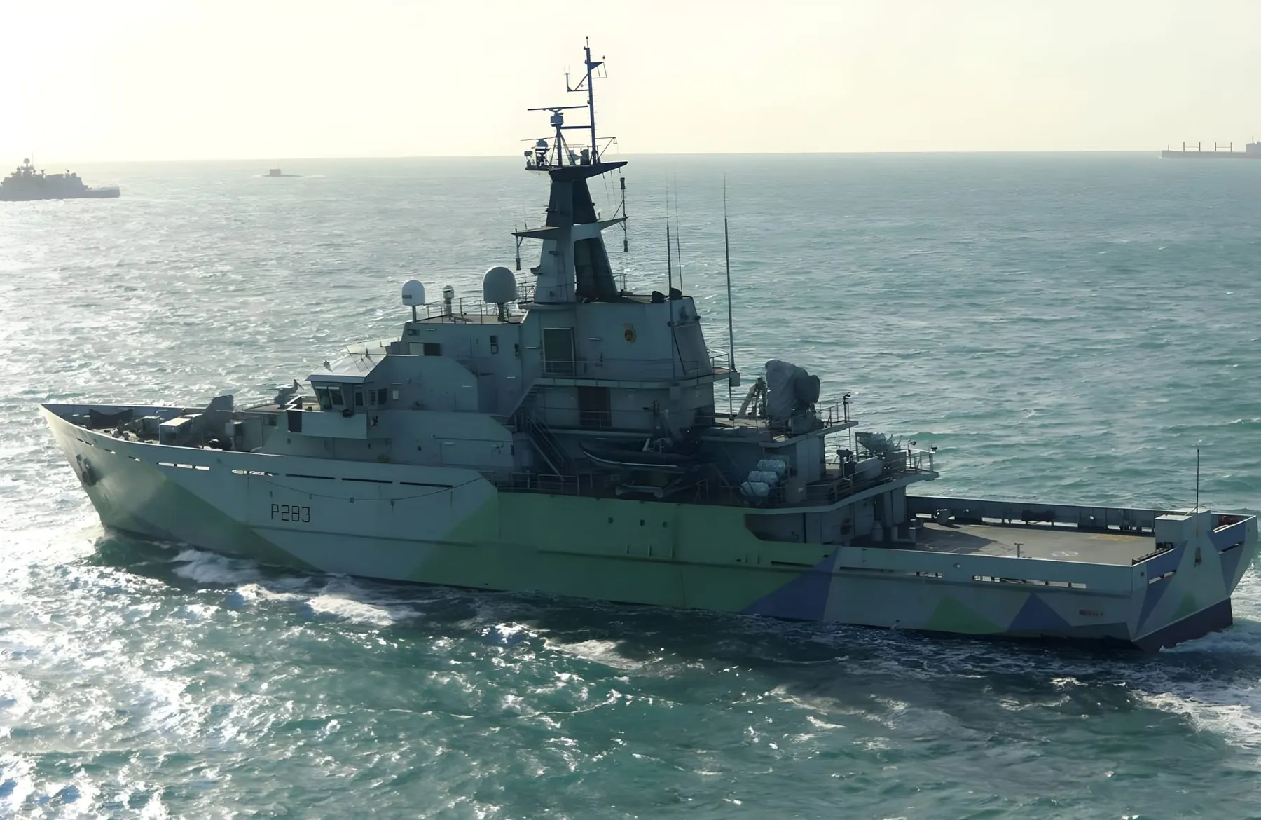 Buque de guerra ruso dispara en el canal de la Mancha contra un yate civil británico
