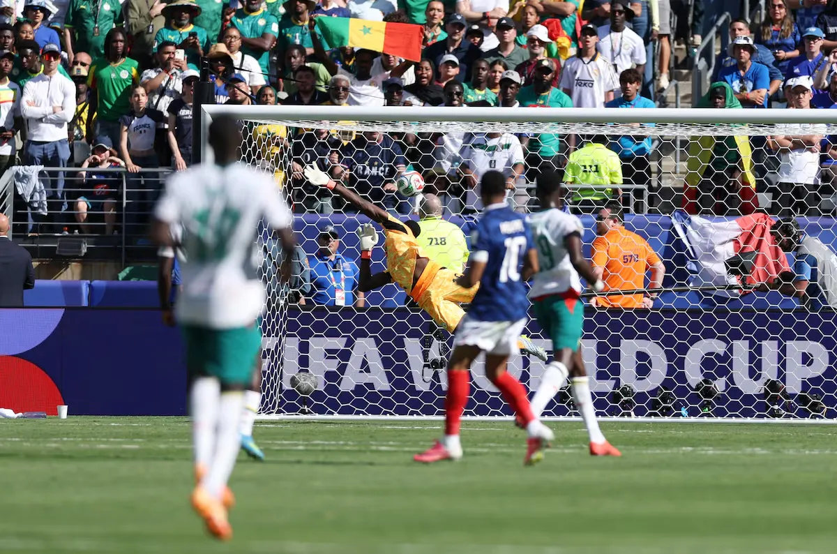 Mbappé comanda el debut de Francia: Doblete histórico del delantero para el triunfo 3-1 ante Senegal en el Mundial