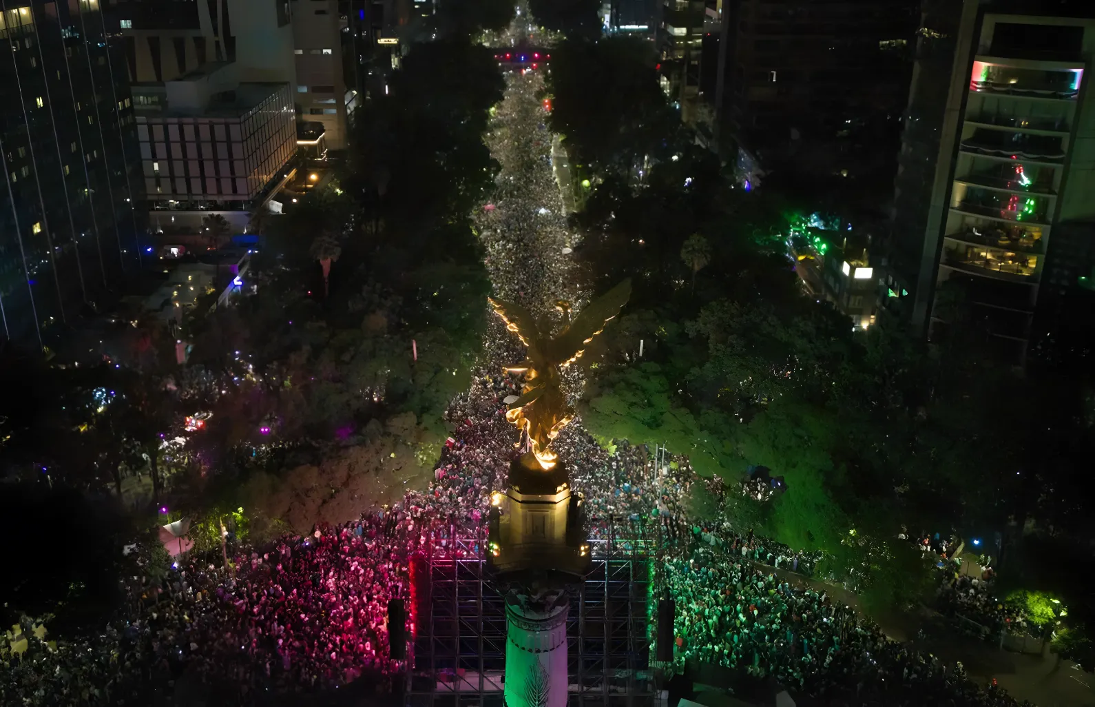 Una estampida humana en Ciudad de México deja tres muertos durante los festejos por el pase a octavos de final del Mundial