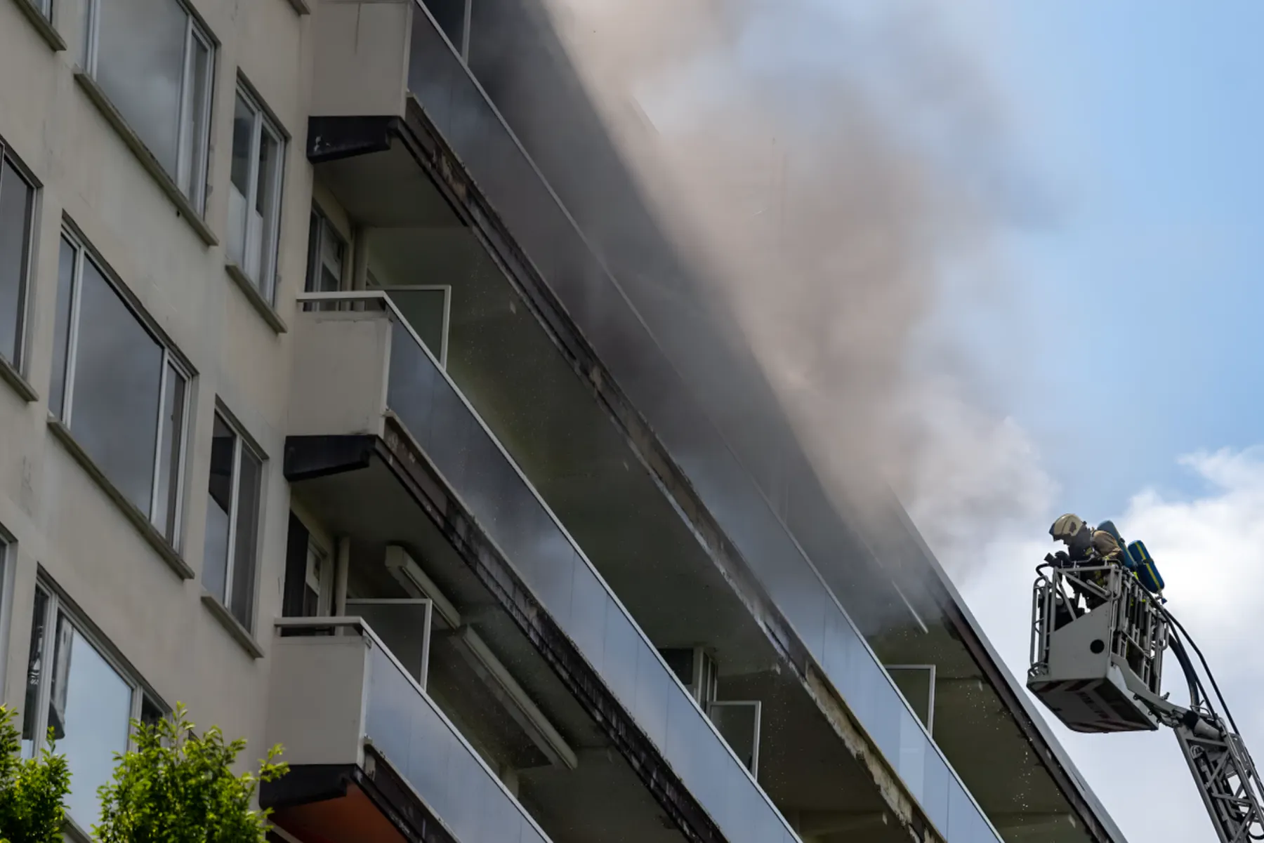 Incendio en un edificio residencial de Amberes, Bélgica deja al menos seis muertos