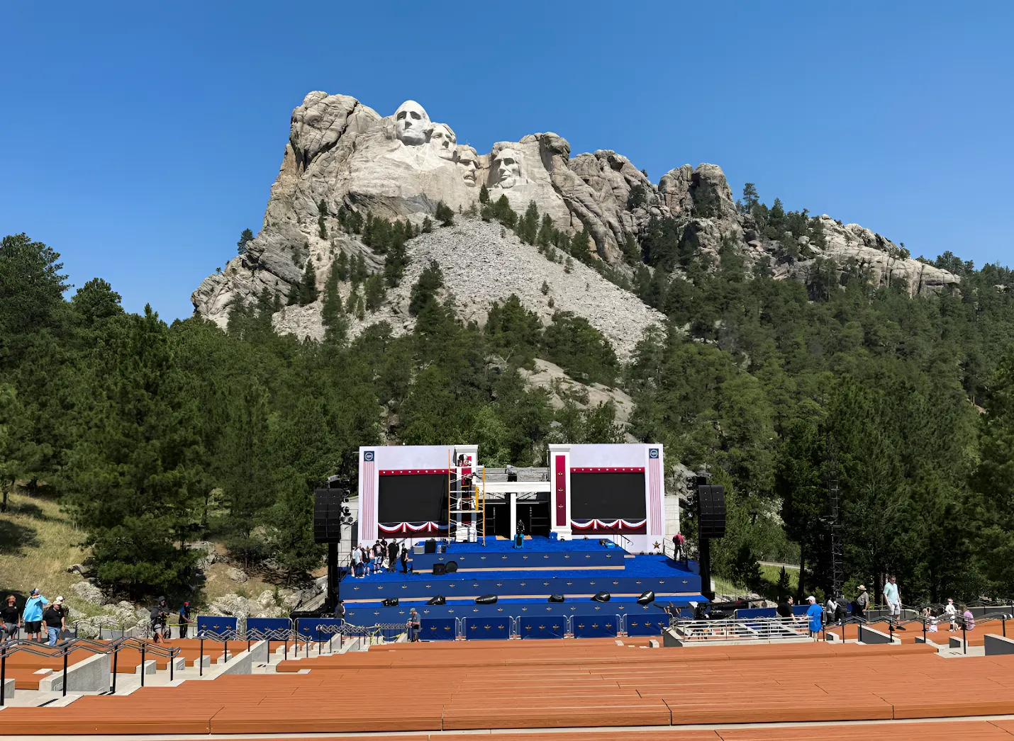 Donald Trump encabeza los festejos del 250 aniversario de EE. UU. desde el emblemático Monte Rushmore