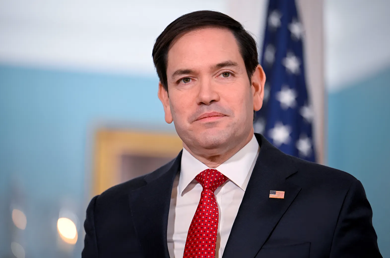El Departamento de Estado de Marco Rubio permitirá tomar fotos de pasaportes desde teléfonos y computadoras