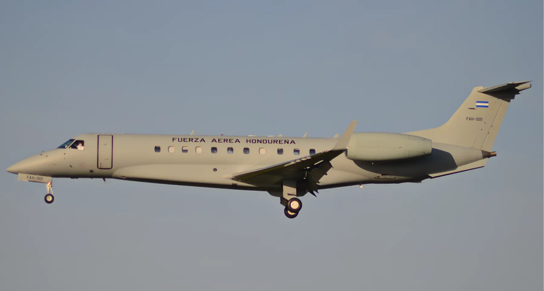 Honduras subasta el avión presidencial y emite bonos para sanear la deuda del sector energético