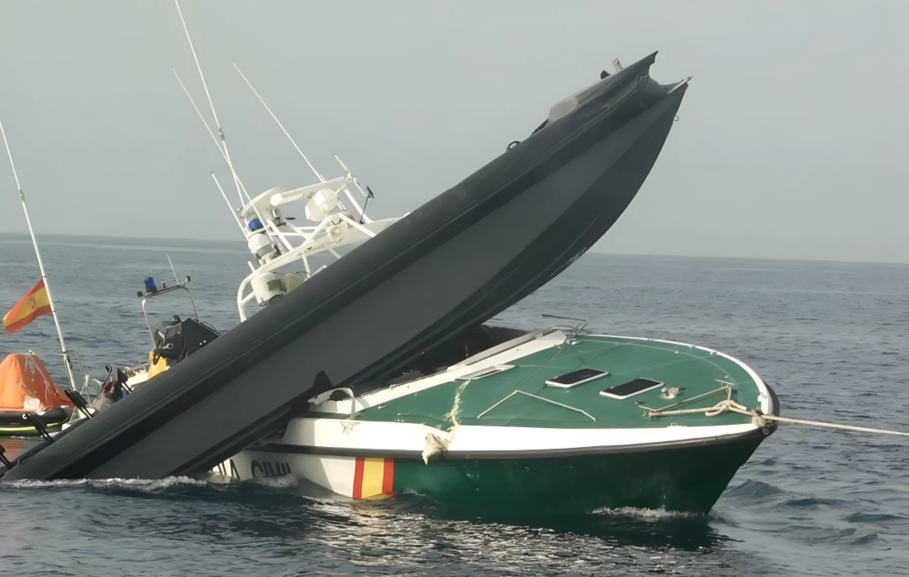Guardia Civil española exige una reforma legal para disparar contra las narcolanchas tras la muerte de cuatro agentes