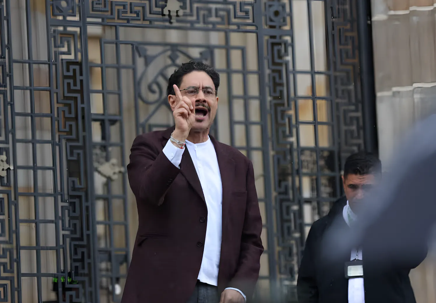 El izquierdista Iván Cepeda promueve un acto de desobediencia civil en Barranquilla durante la posesión presidencial