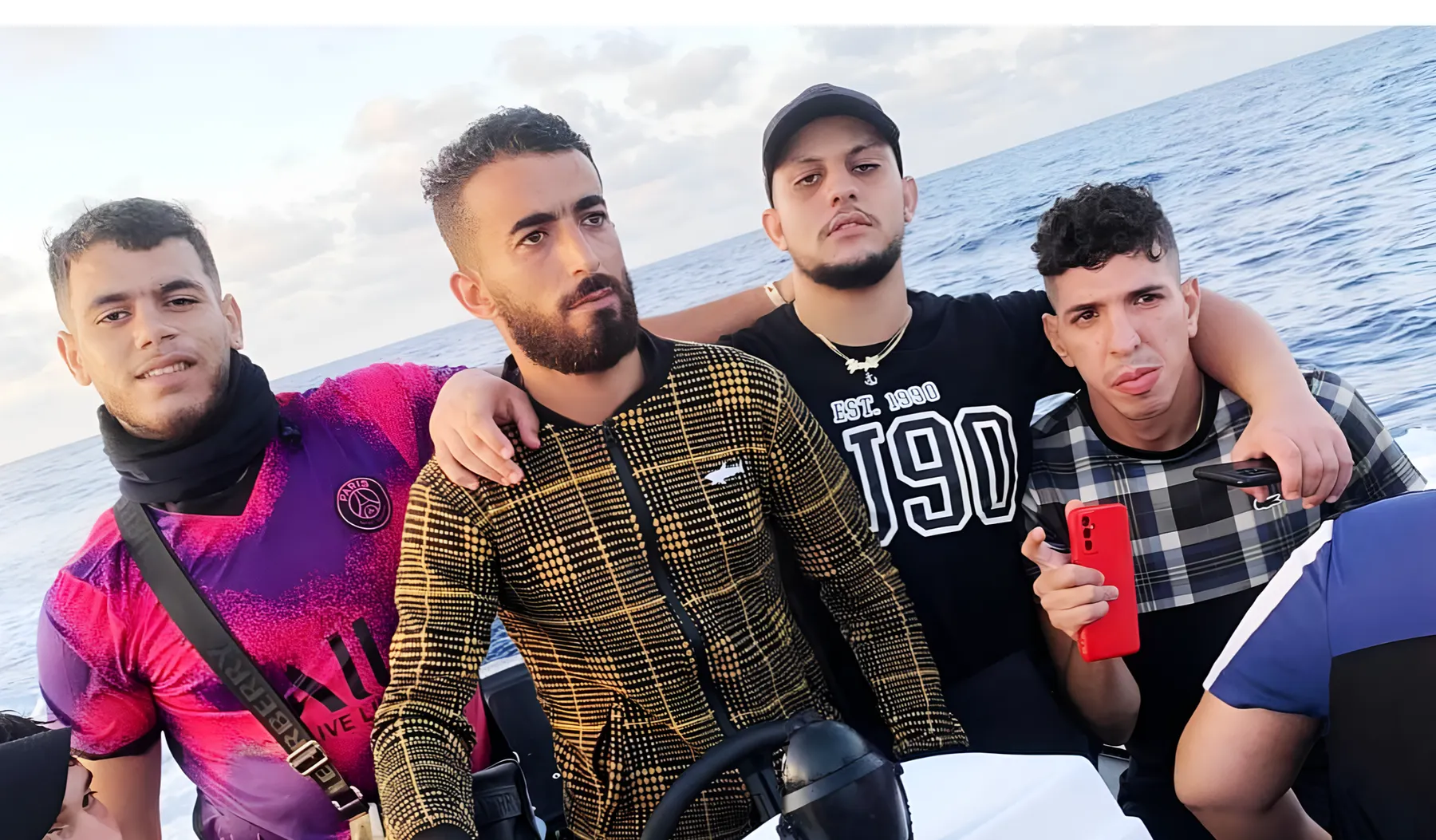Veinte inmigrantes ilegales marroquíes llegan a Fuerteventura a bordo de un pesquero robado en el Sáhara