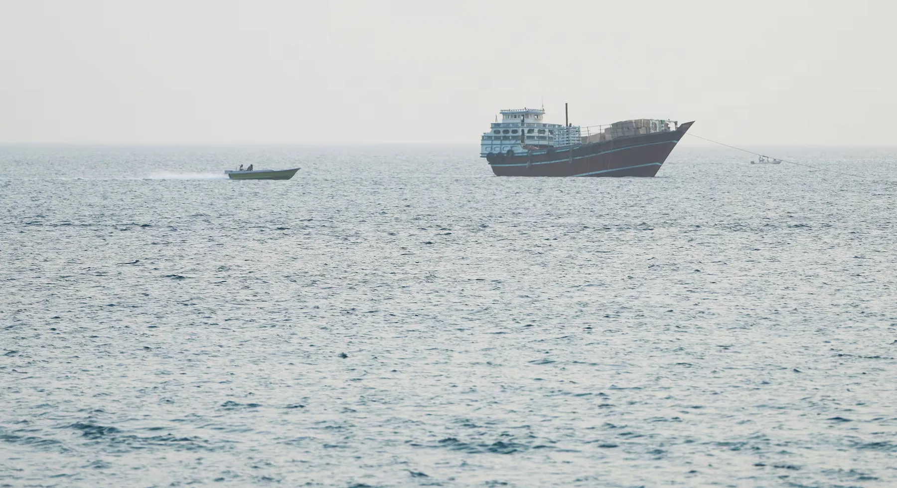 La escalada del régimen terrorista de Irán hunde un 62% el tráfico de petróleo en el estrecho de Ormuz