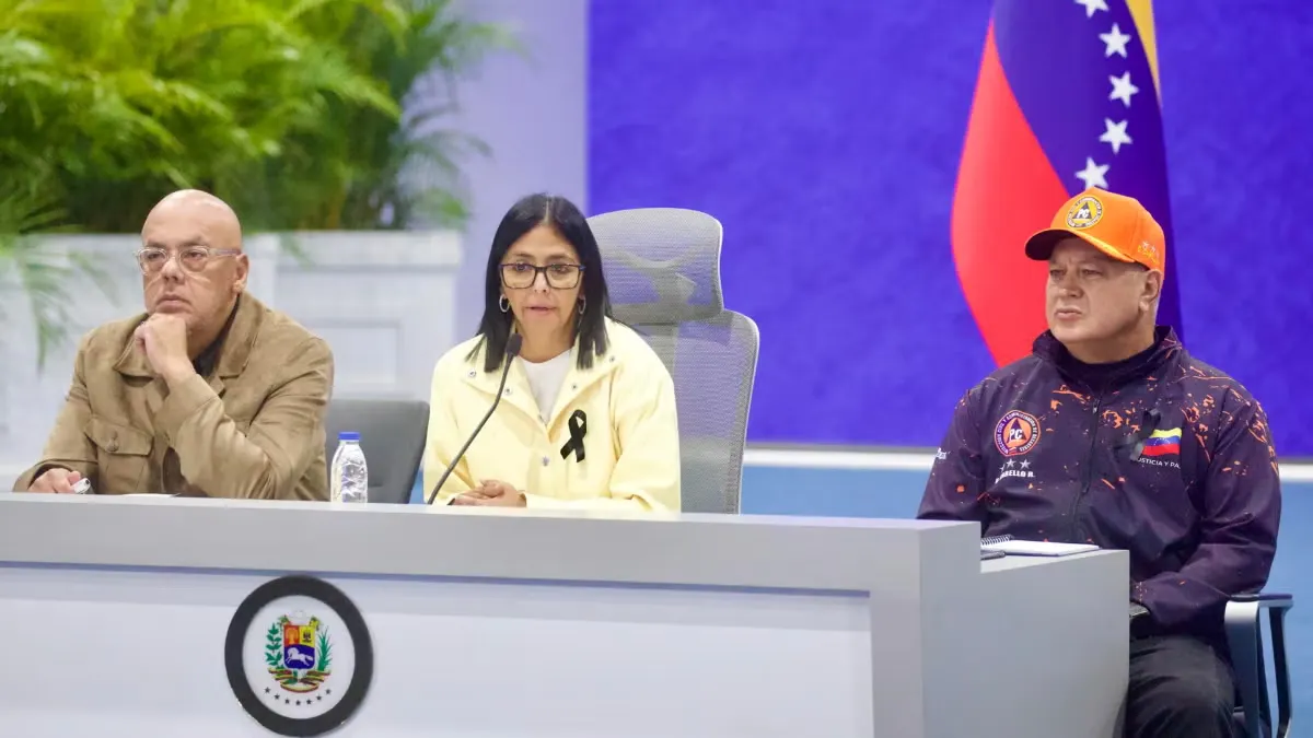 El régimen de Venezuela decreta medidas económicas mientras crecen las protestas en La Guaira por abandono
