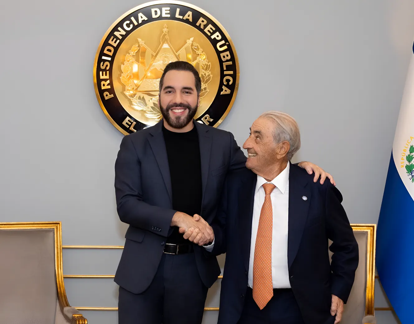 El Salvador consolida su apertura al mundo: el presidente Bukele concreta ruta aérea directa entre San Salvador y Madrid
