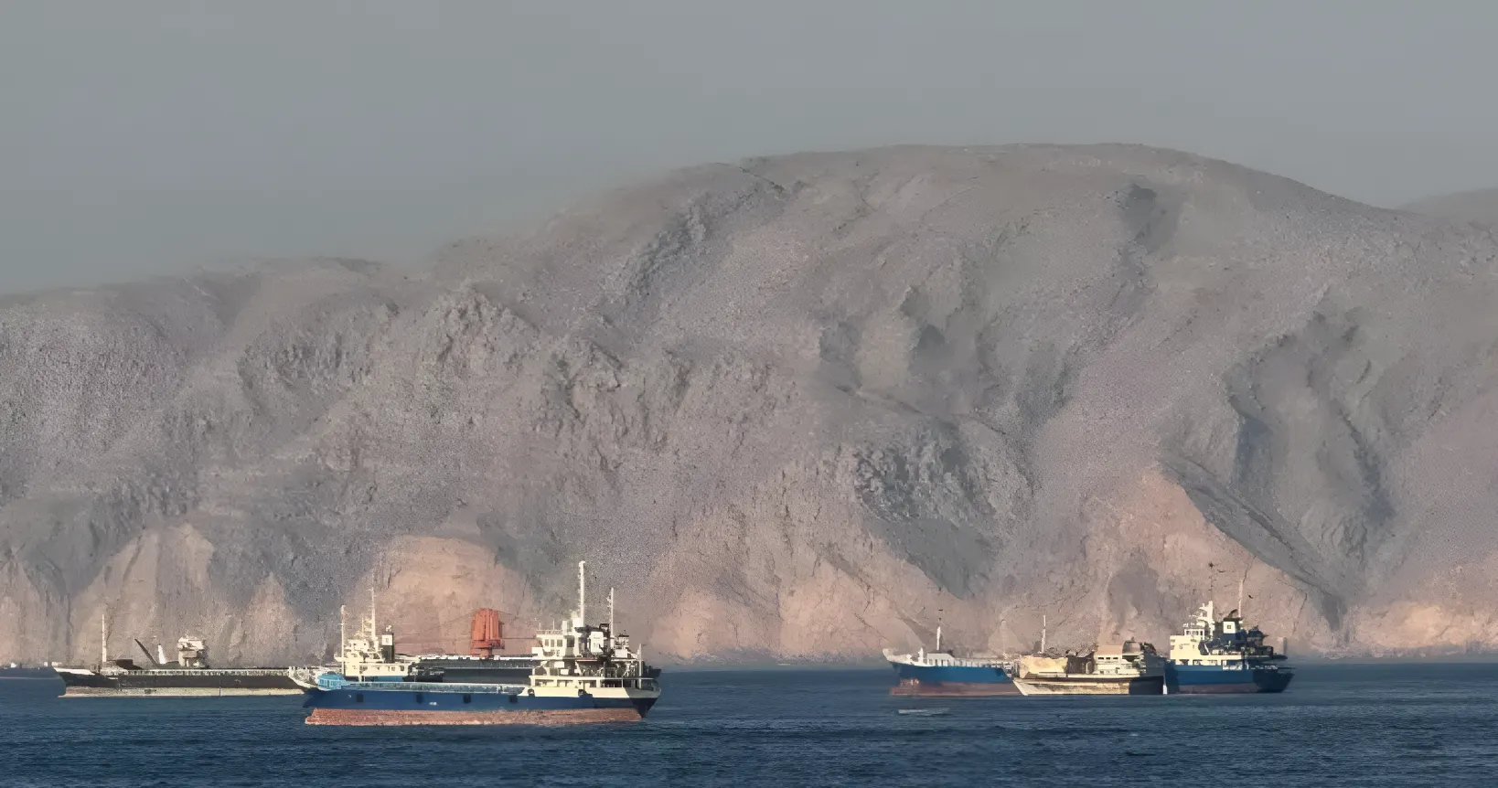 Emiratos Árabes denuncia ataque de Teherán contra un petrolero en el estrecho de Ormuz