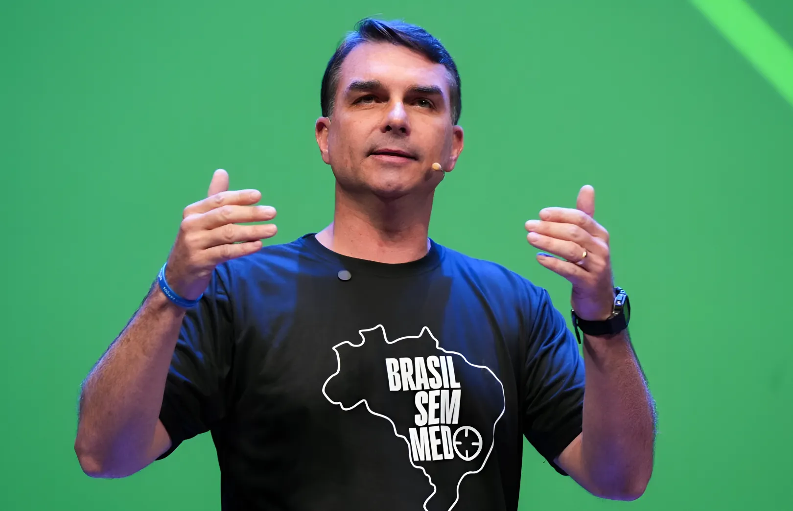 Copacabana se alista: Flávio Bolsonaro convoca manifestación por el inicio de campaña electoral