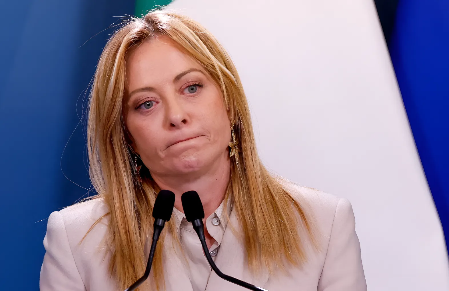 Meloni exige la protección firme de las fronteras europeas y destaca la solidez económica de Italia