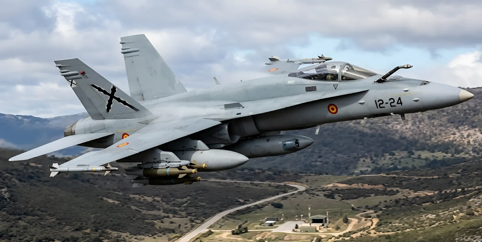 Dos cazas F-18 españoles de la OTAN derriban un dron no identificado sobre espacio aéreo de Rumanía