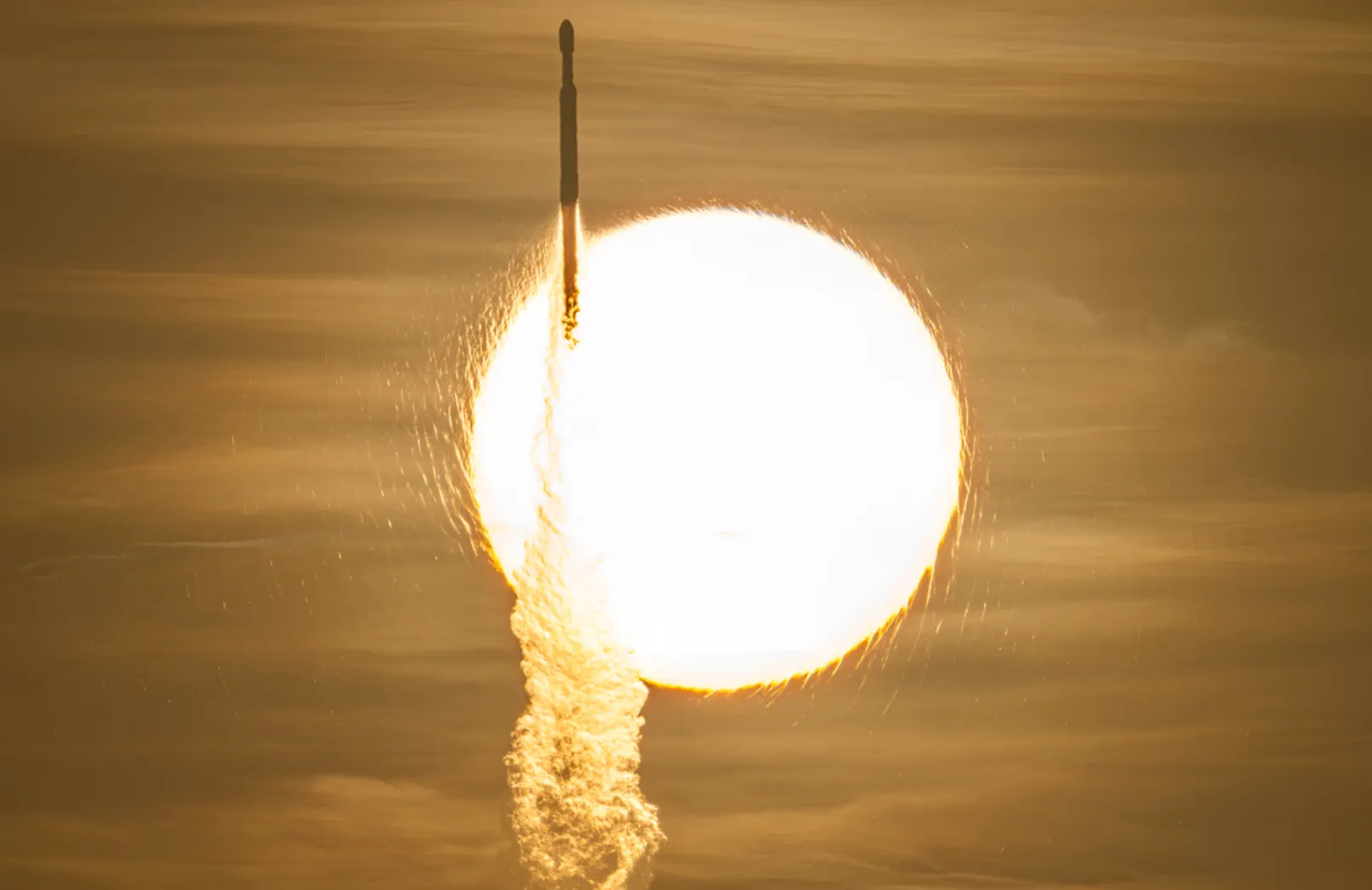 Trump celebra el despegue del telescopio espacial Nancy Grace Roman y proclama "la era dorada de EE. UU."