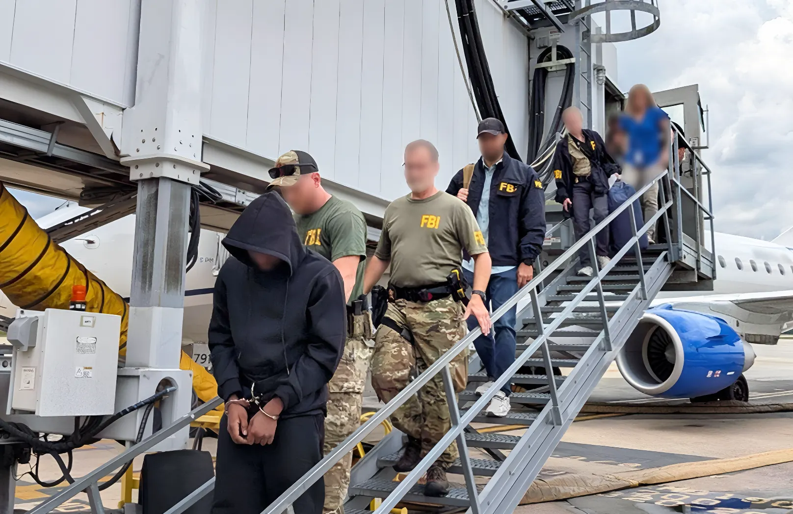 Extraditan desde Nigeria a Estados Unidos a dos acusados de extorsión sexual a menores