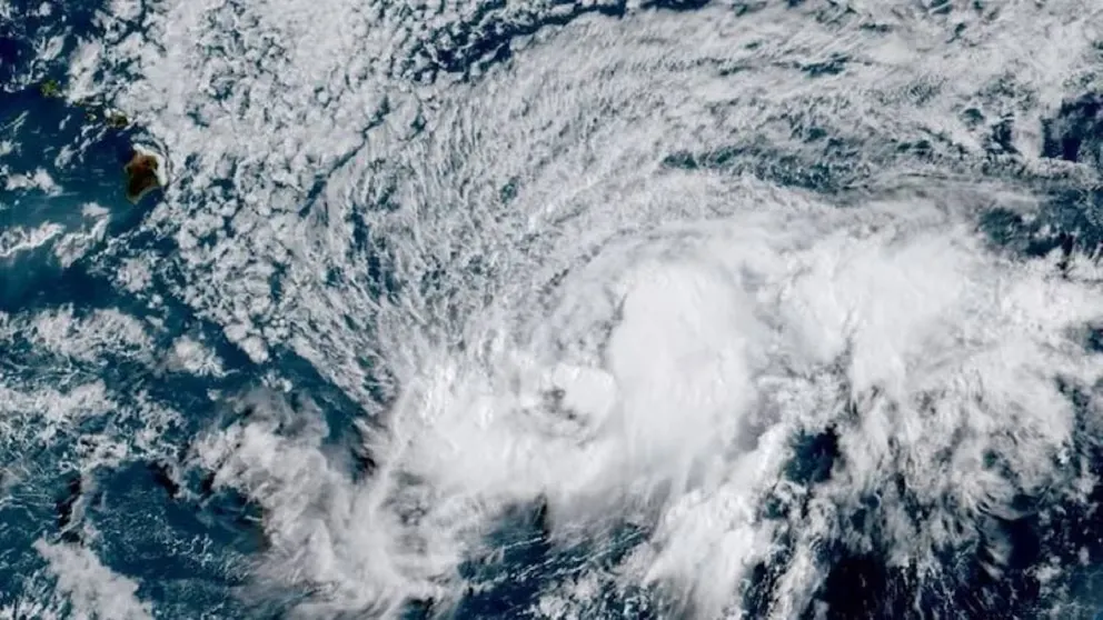Hawái en alerta máxima por la tormenta tropical Lala tras la emisión de advertencias de huracán