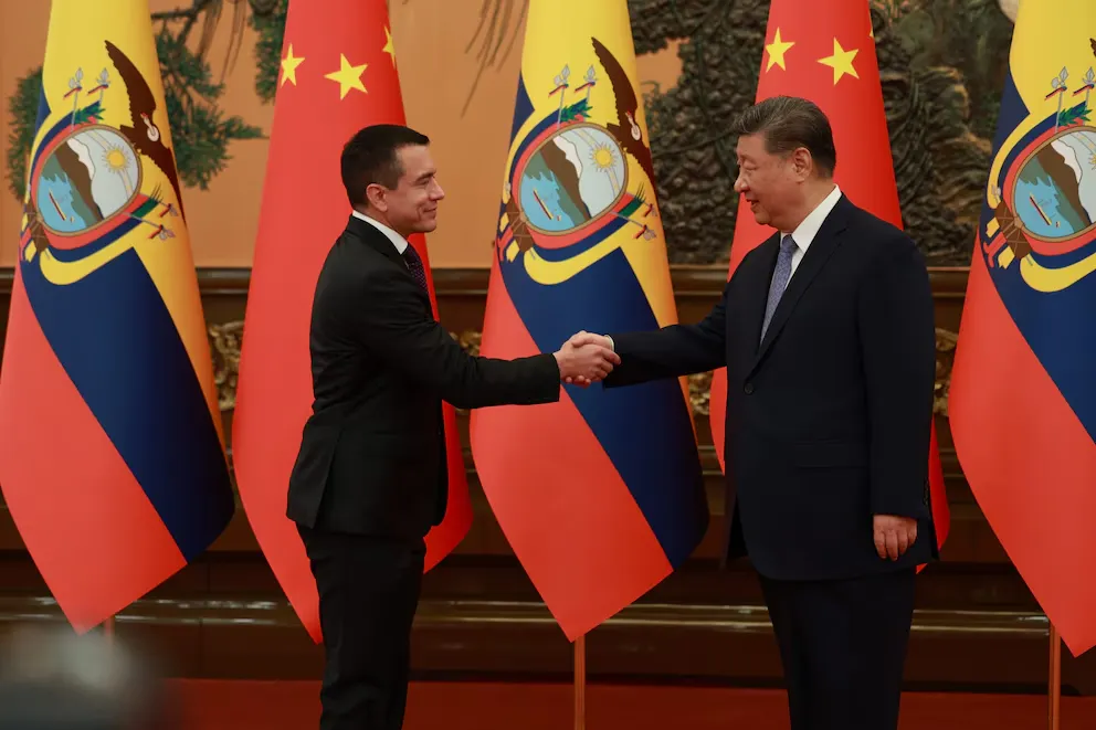 El presidente Daniel Noboa inició su visita de Estado a China para fortalecer el comercio y la inversión