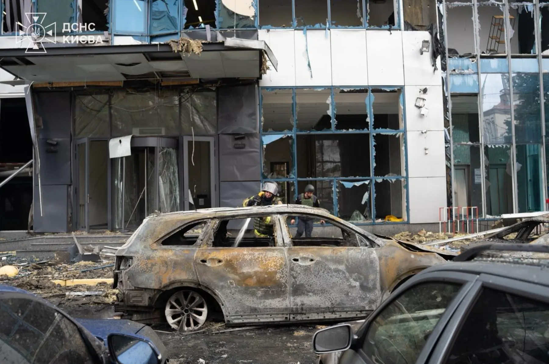 Ataque ruso en Kiev deja cuatro muertos y causa daños a la infraestructura comercial