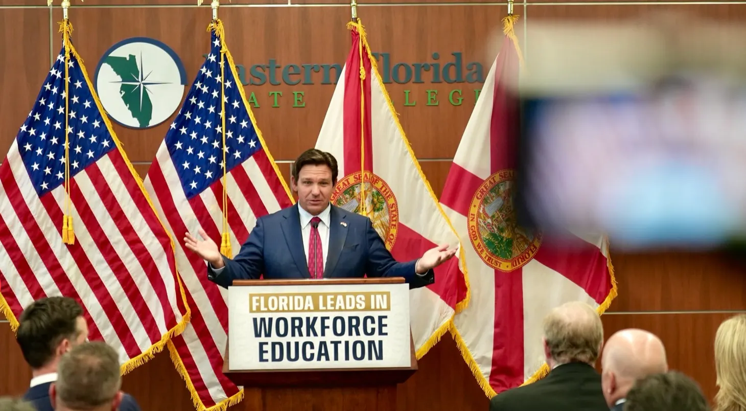 Gobernador de Florida designa a CAIR, Antifa y más de 90 organizaciones como grupos terroristas