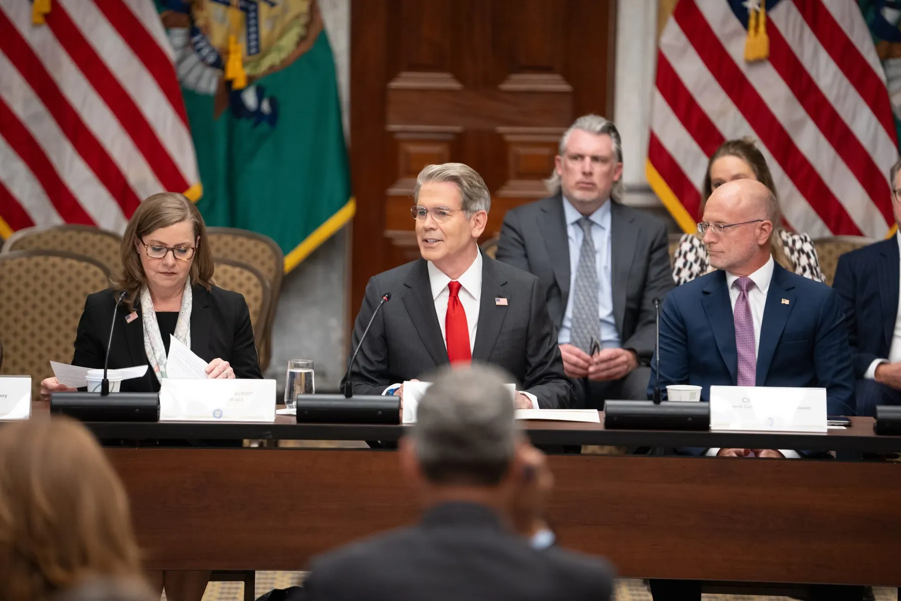 Scott Bessent mantuvo un encuentro con funcionarios chinos en Nueva York sobre IA y comercio