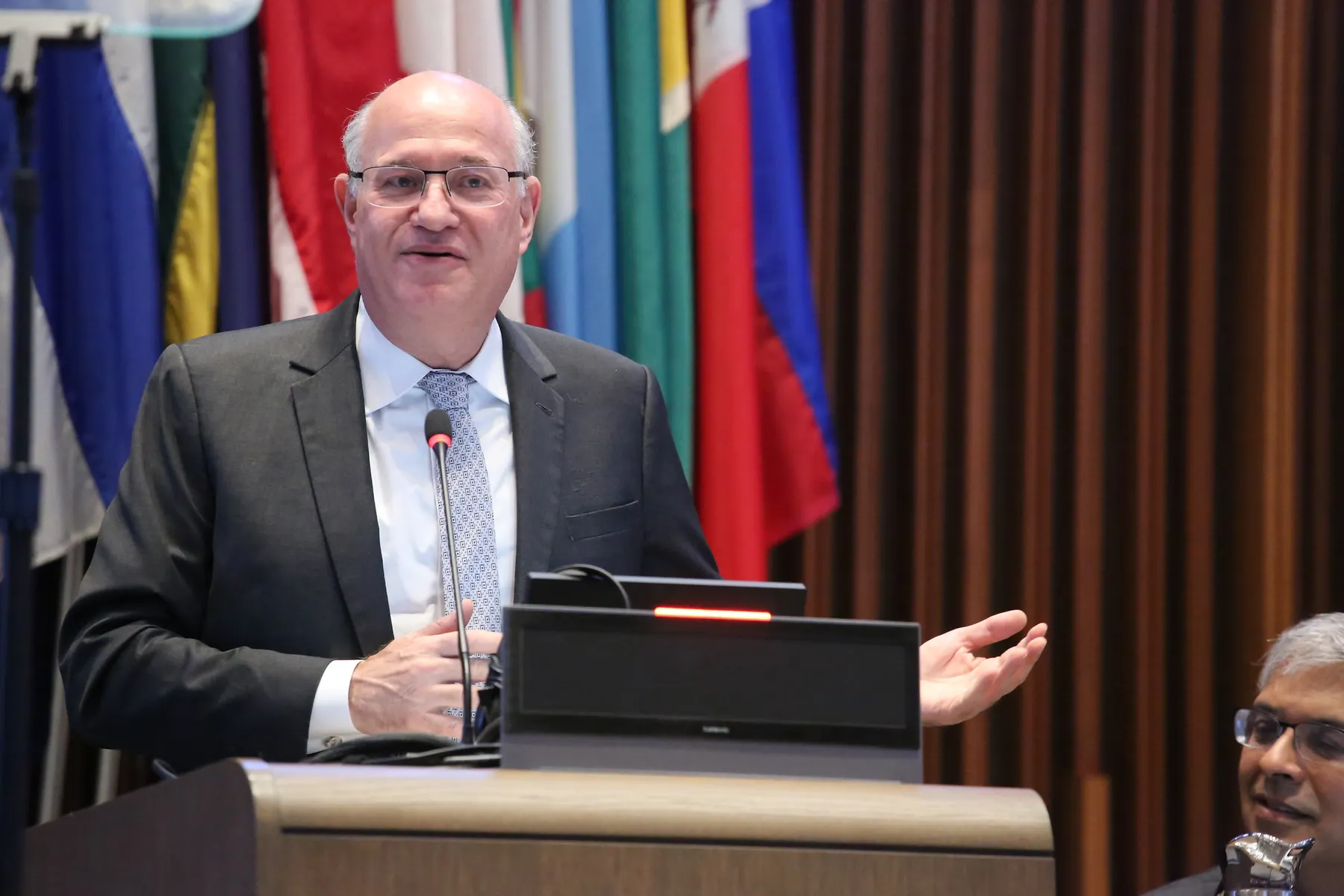 El BID advierte que Latinoamérica enfrenta una brecha de USD 630.000 millones en transporte