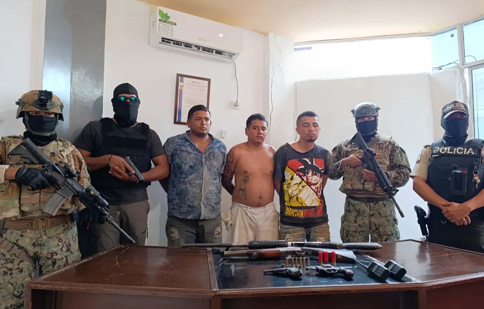 Capturan en Ecuador a tres integrantes de "Los Choneros" durante operativo en Tosagua