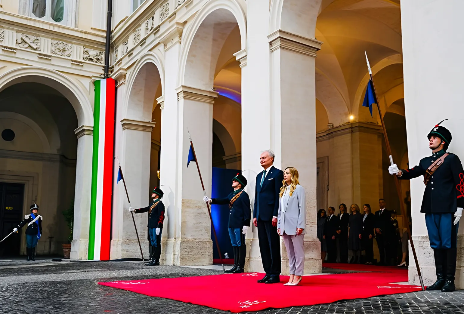 Giorgia Meloni se reúne con el presidente de Lituania para consolidar relaciones bilaterales