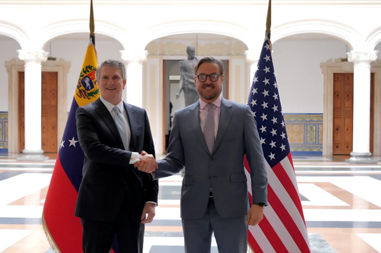 Subsecretario de Comercio de EE. UU. visita Venezuela para potenciar el comercio bilateral
