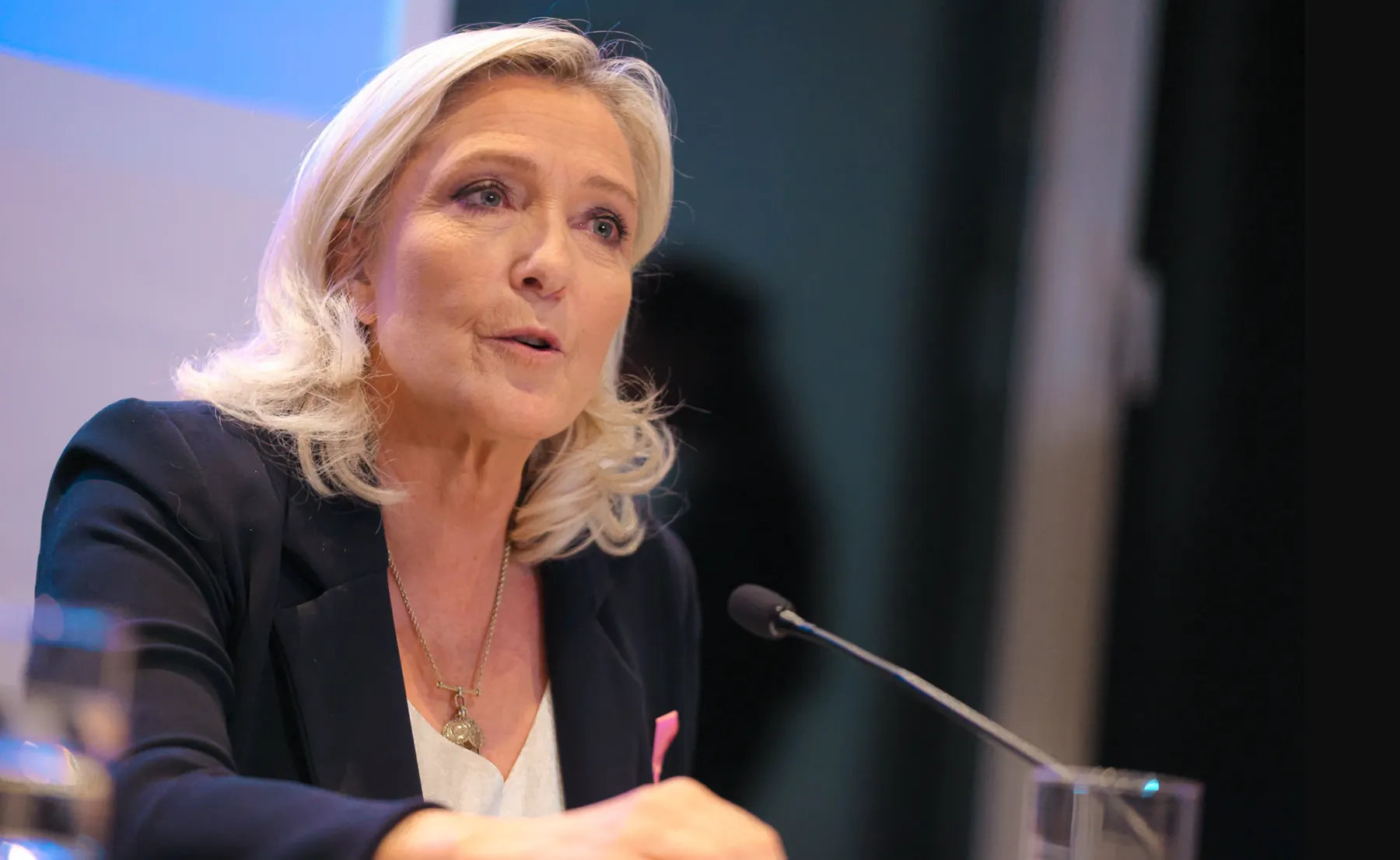 Marine Le Pen reafirma su ofensiva contra la sharía y el fundamentalismo islámico de cara a las presidenciales