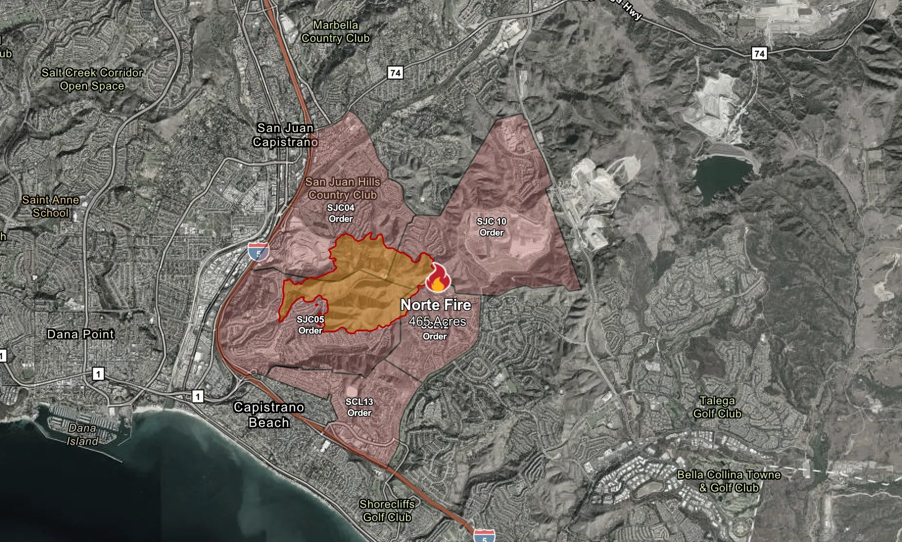 Incendio del Norte arrasa viviendas y fuerza la evacuación masiva de 16.000 residentes en el condado de Orange
