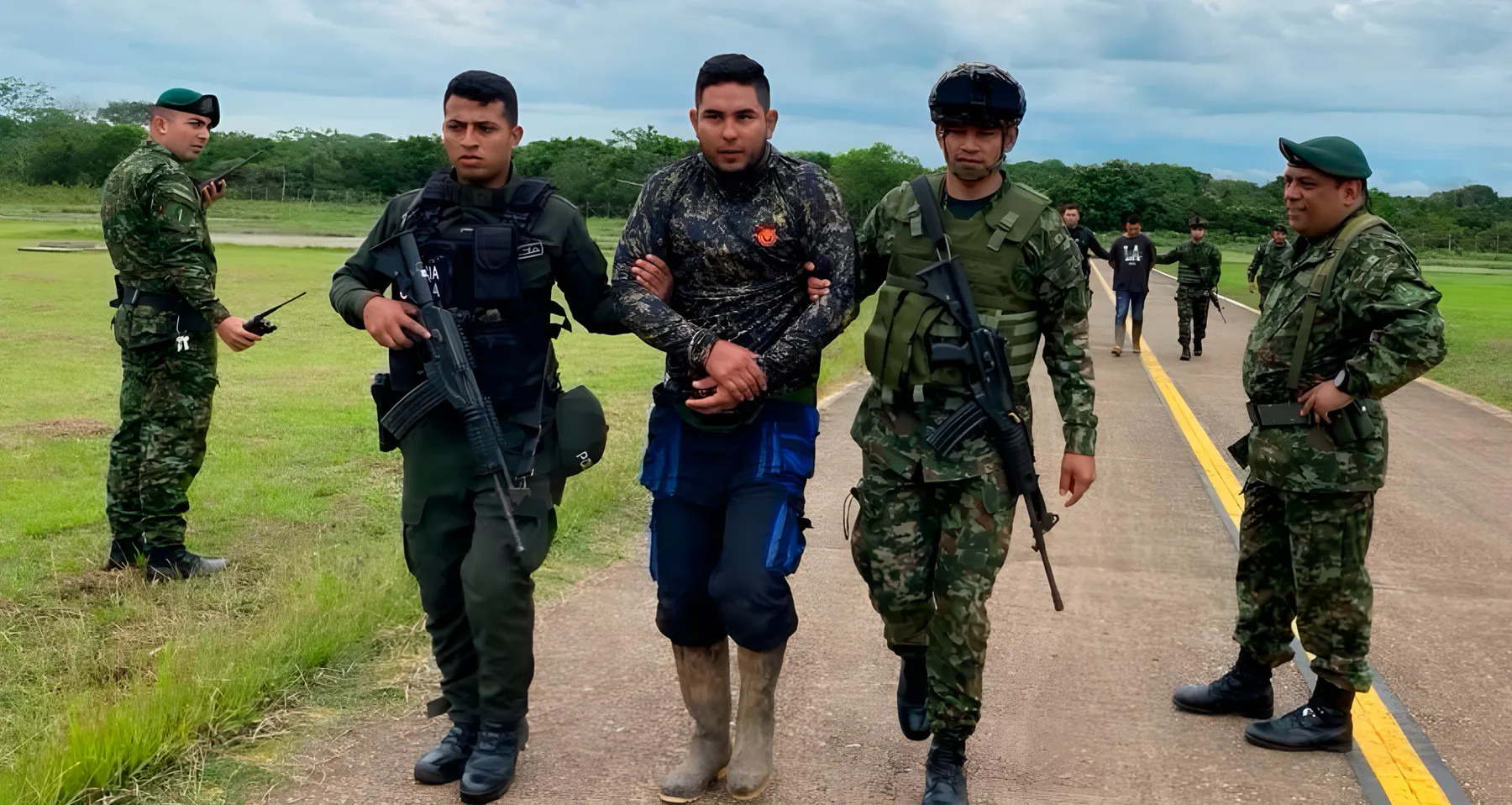 Caen alias 'Junior Rojas' y toneladas de droga en una ofensiva militar en Colombia