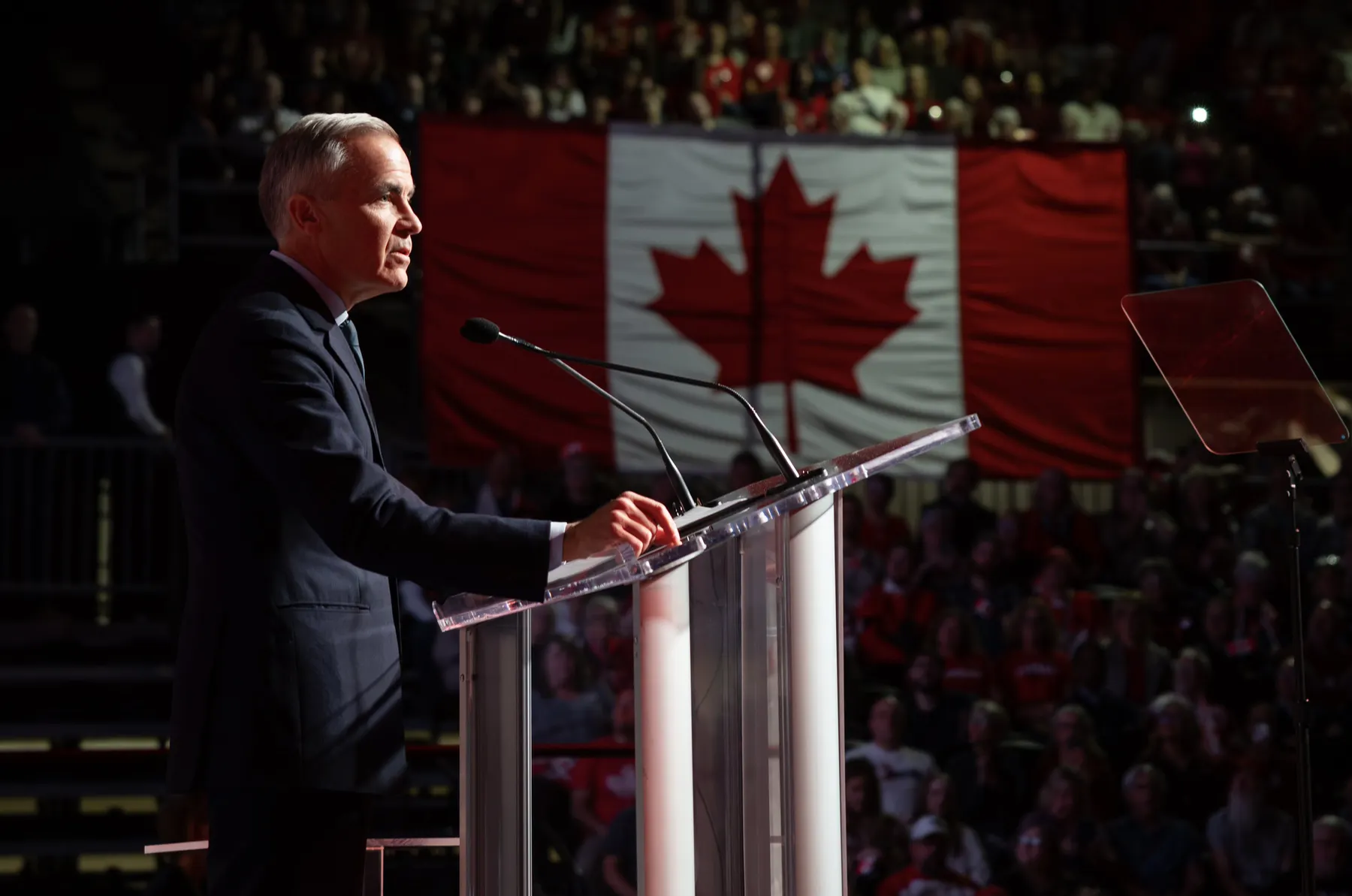 El primer ministro Mark Carney informa que las causas del fatal incendio en la base militar de Alberta continúan bajo investigación