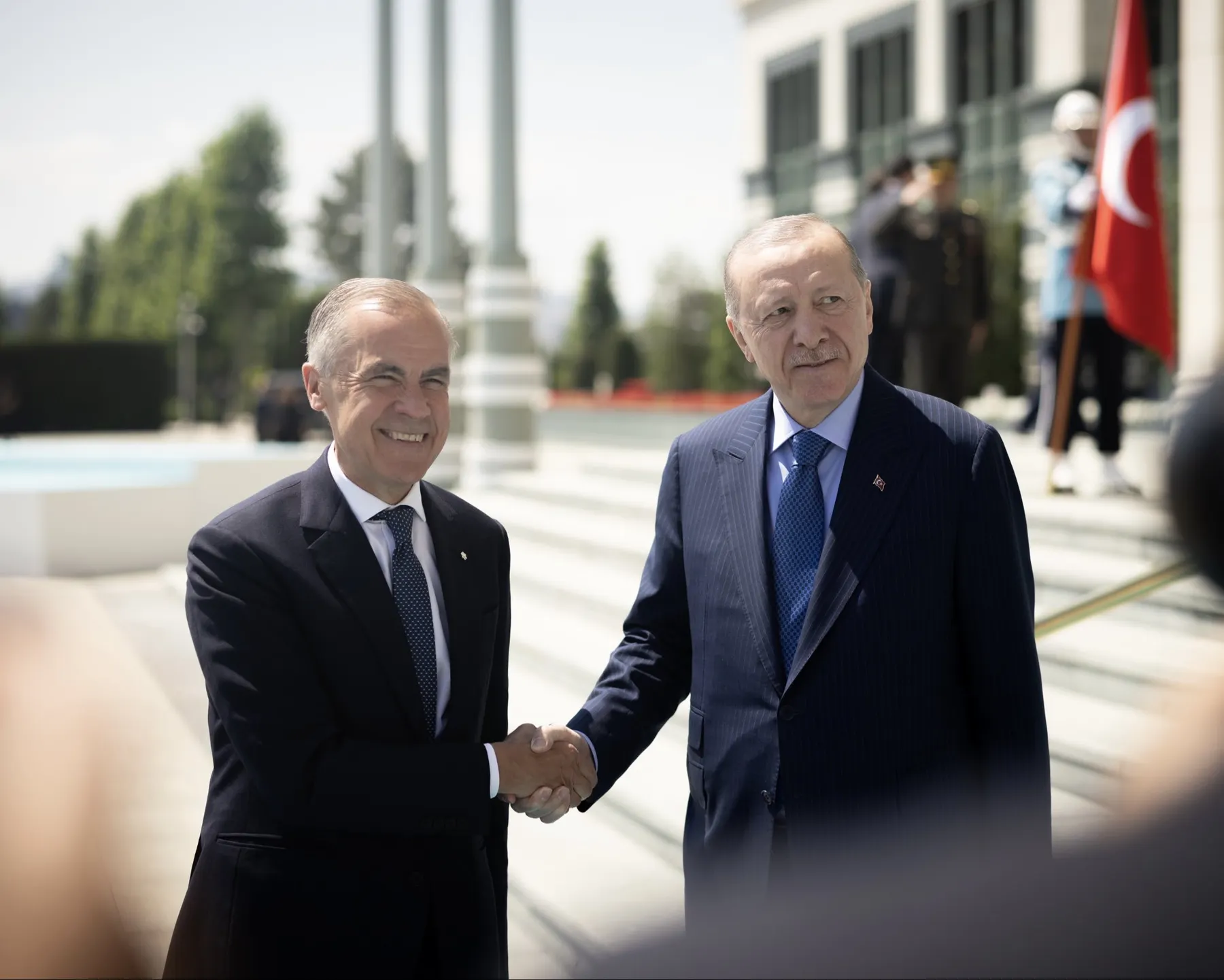 Canadá y Turquía firmarán un acuerdo para profundizar sus lazos de defensa y energía durante la visita de Mark Carney