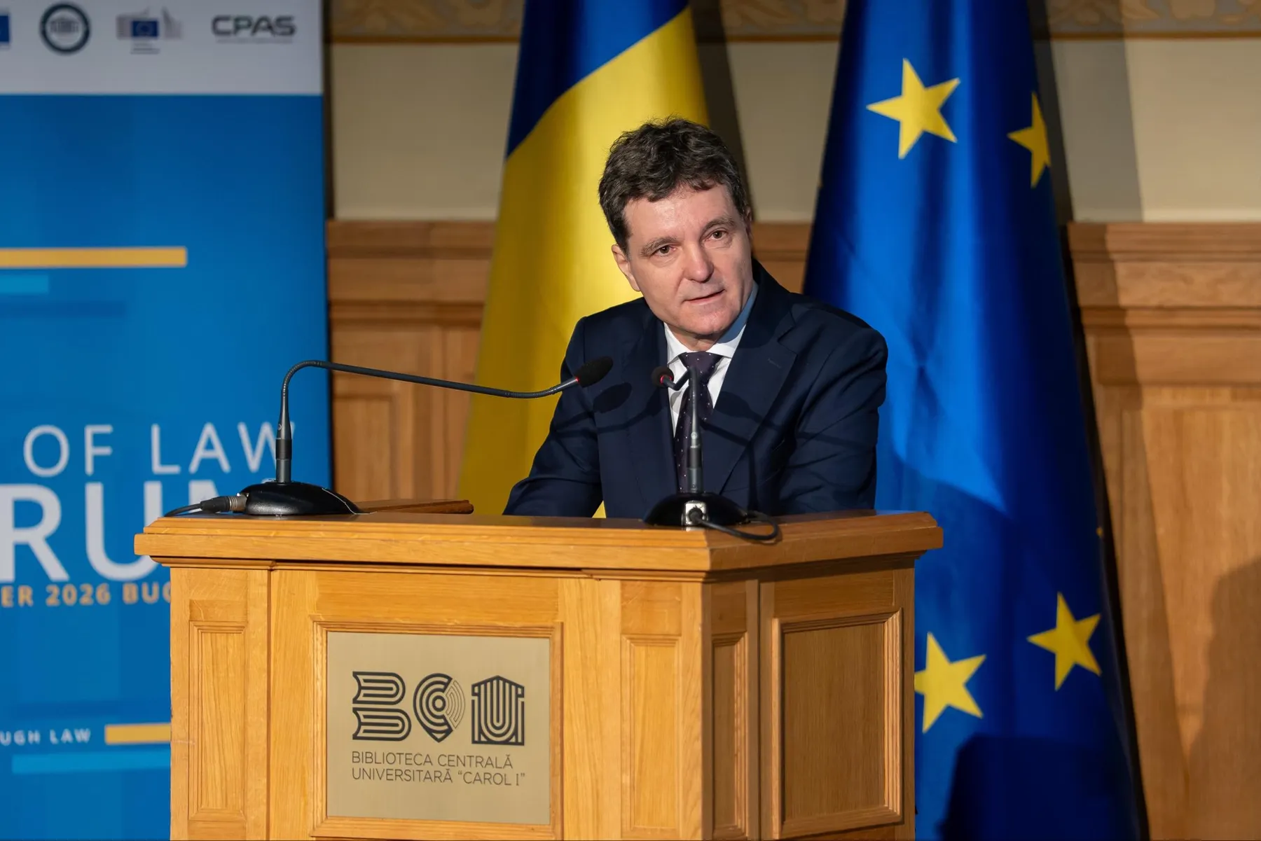 El presidente de Rumania llama a proteger a los menores en las aulas y en internet tras ataques violentos