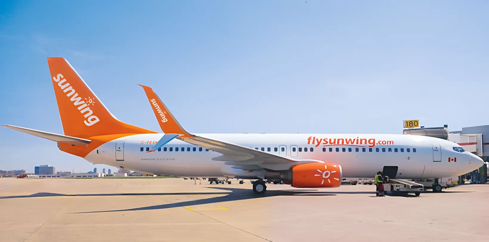 El grupo canadiense Sunwing suspende indefinidamente todas sus operaciones en Cuba