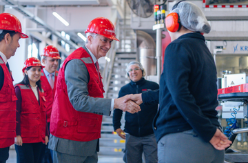 Kast celebra inversión de Coca-Cola en Chile por 720 mil millones de pesos para reactivar el empleo