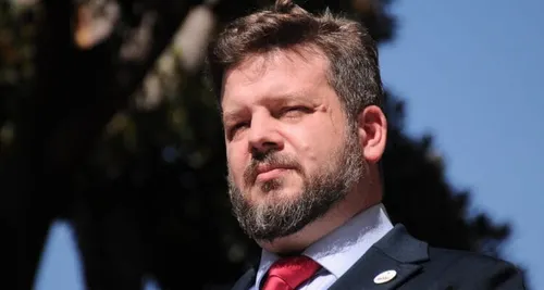 La Izquierda Busca Ilegalizar al Partido Nacional Libertario de Chile a Meses de las Elecciones Presidenciales