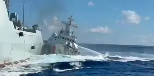 ¡Colisión China! Buques de Guardia Costera y Destructor PLA Chocan Persiguiendo Barco Filipino en Mar del Sur de China