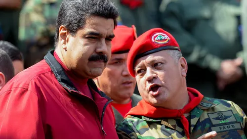 Cabello anuncia despliegue militar en frontera con Colombia