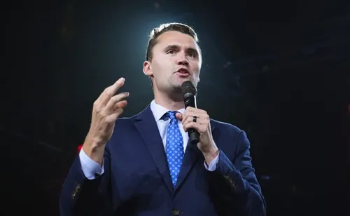 Avanza la investigación del crimen de Charlie Kirk: el FBI analiza miles de pistas