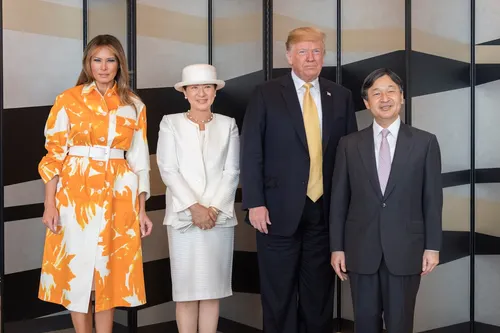 Donald Trump llega a Japón para reunirse con la primera ministra Sanae Takaichi y avanzar en su gira por Asia