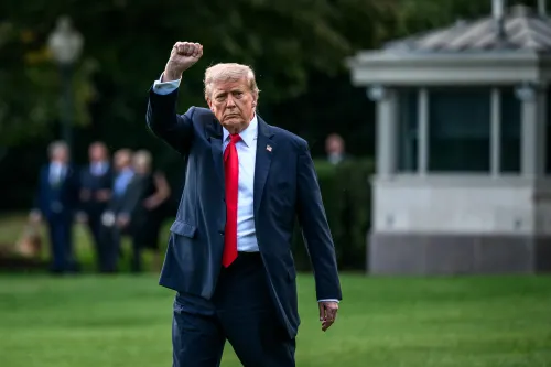 Dimiten el director general de la BBC y la CEO de noticias tras escándalo por edición de video de Trump