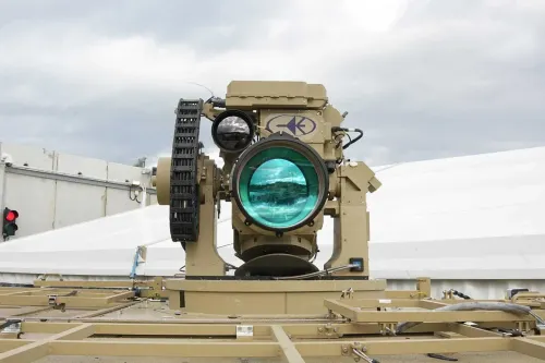 Israel presenta “Rayo de Hierro”, el primer escudo láser operativo del mundo capaz de interceptar misiles y drones