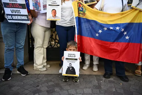 Familiares de argentinos presos en Venezuela piden intervención del Vaticano para su liberación