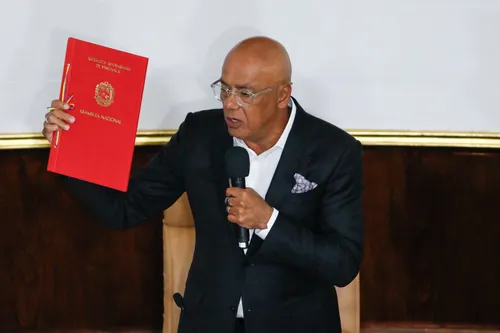 Venezuela aprueba proyecto de amnistía limitado y grupos de derechos lo critican