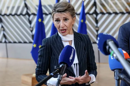 La vicepresidente segunda y ministra de Trabajo Yolanda Díaz, viaja a los Oscar con dinero público español