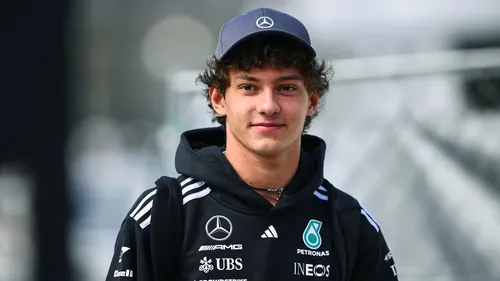 Triunfo histórico en Fórmula 1: Mercedes arrasa en China con Kimi Antonelli como el ganador más joven